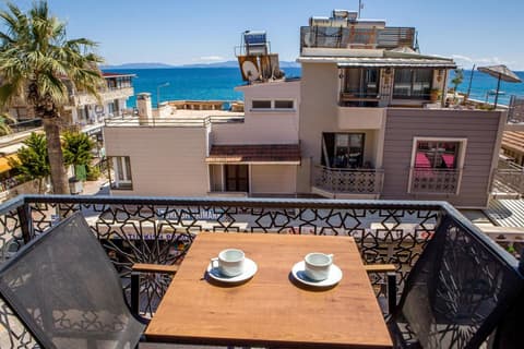 THE LEA HOTELS & SUITE