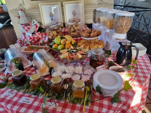 Valley View dullstroom - check in at The Highlander Hotel