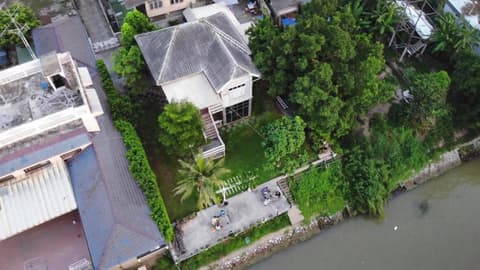 บ้านชมจันทร์