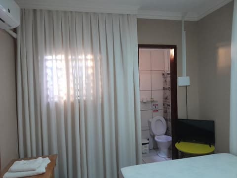 Casa do Mochileiro Airport Hostel & Pousada