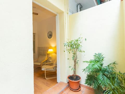 Apartment Gracia Torrijos by Interhome