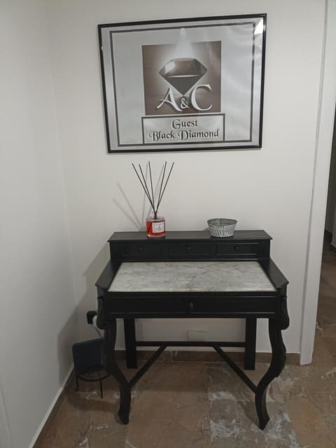 A&C GUEST BLACK DIAMOND