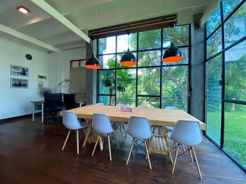 บ้านชมจันทร์