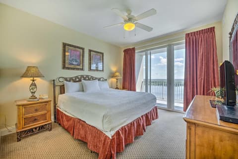 1 Mi to Disney Condo with Water-View Balcony!