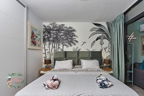 Parrot's House- Yumbo center