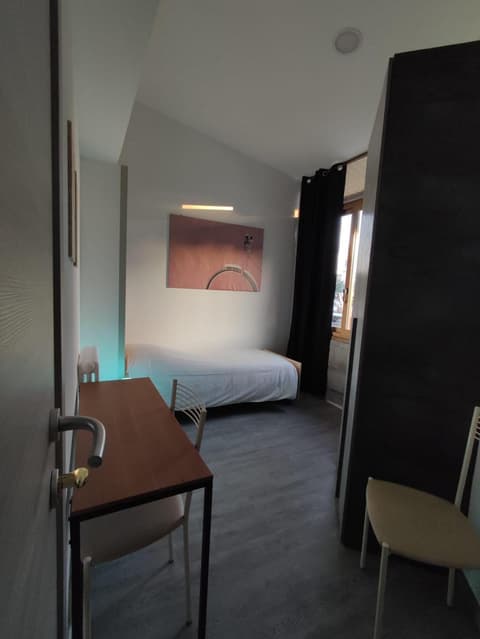 Airport Boulevard Guesthouse