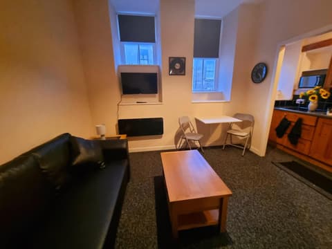 Nicky-Tams Bar & Apartments