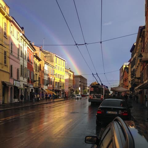 Parizzi Suites & Restaurant