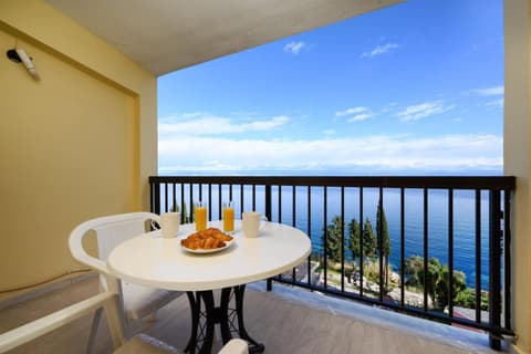 Siora Leni Hotel