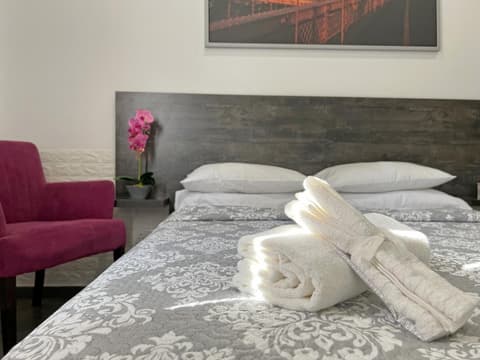 Apollo Rooms by Albert's Apartment