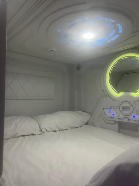 Limin Hostel Capsules