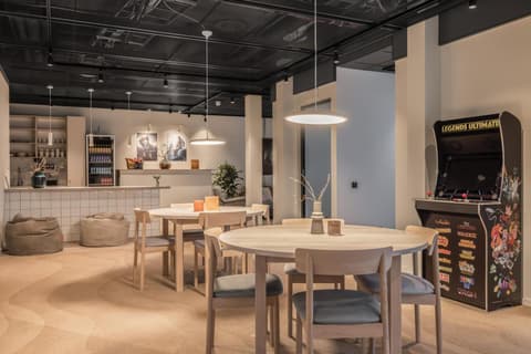 HomeX Hotel for Gamers, 