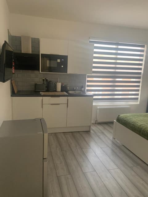 Bloomsbury House - Modern studios near Anfield