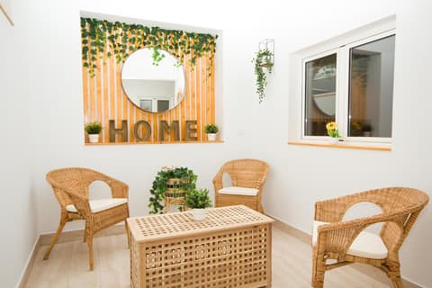 Los Alonsos - Open Mall - By AZ Rentals