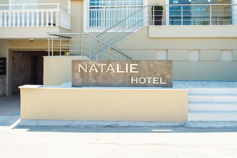 Natalie Hotel, 
