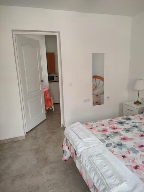 Alba 2 apartamento y Alba 3 habitación con baño