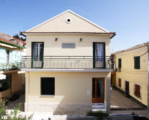 Lefcothea Guest Rooms, 