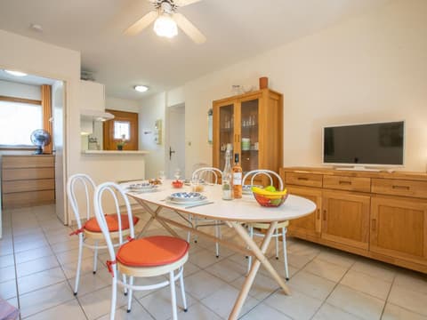 Apartment Le Mas des Calanques-1 by Interhome