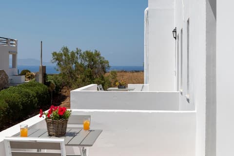 Chrysonisos Suites with Sunset & Seaviews near Kini