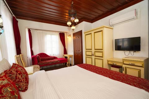 Cicerone Lodge Hotel