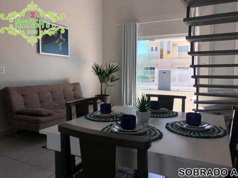 Sobrados aconchegante com piscina "Natisashouse"