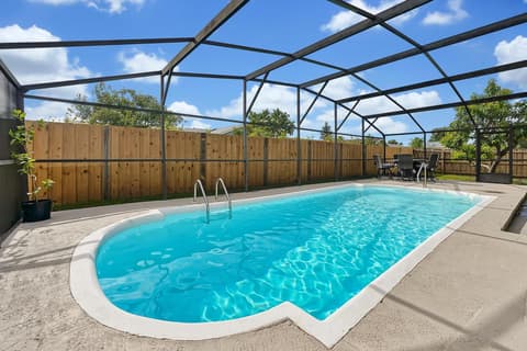 Spacious 4-Bedroom Villa Near Disney World