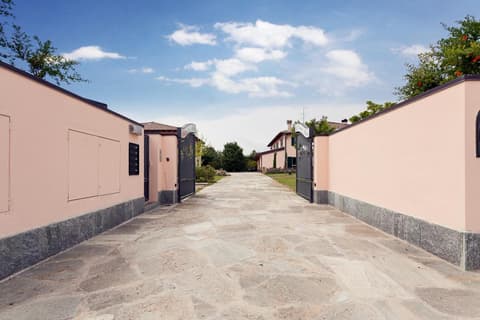 B&B RED WINE COUNTRY HOUSE