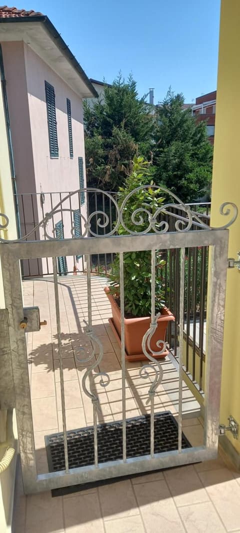 LUCCA HOLIDAY RENTAL- BY THE WALLS n 395