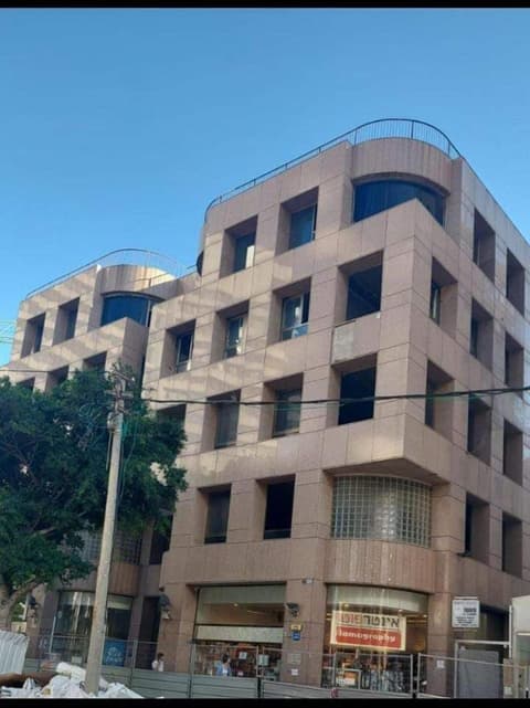 Moon TOP- 4th floor, 