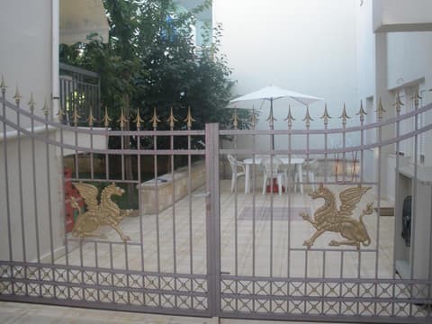 Phaethon Apartments & Studios