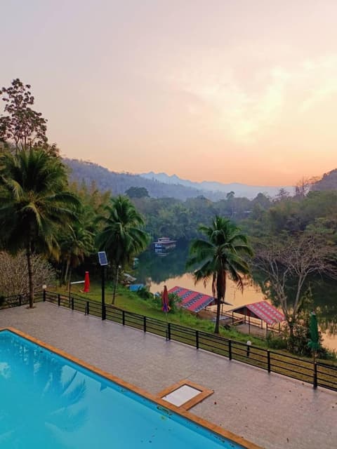 เพชรมณีกาญจน์ บีช รีสอร์ท, 