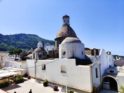 Ipazia Capri