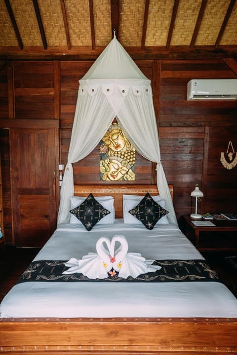WOODEN HOUSE CANDIDASA