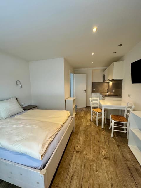 SKILL Mountain Lodge - Ski und Bike Hostel im Sommer mit JOKER CARD