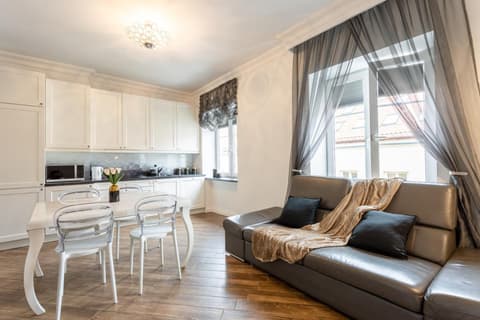 Golden Apartments Warsaw - Elegant Stay, Podwale Street, 