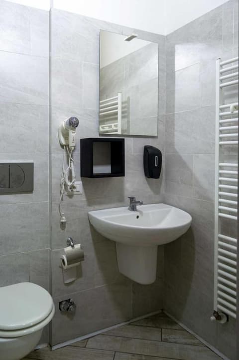 Affittacamere Limin - Smart Stay - Private Bathroom - near Malpensa , Milano , Rho Fiera