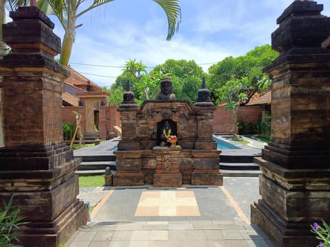 Mahe Garden Kuta Villas