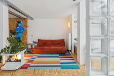 Cosy art studio near station with bikes and garden