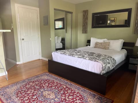 The Flagstone Boutique Inn & Suites
