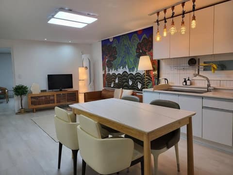 Home in Seoul # near Central Seoul # Quiet 3BR # 5 person # 3F