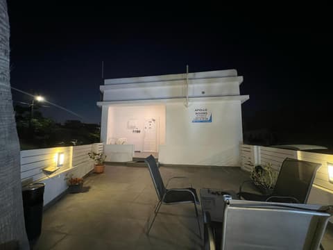 Apollo Rooms by Albert's Apartment