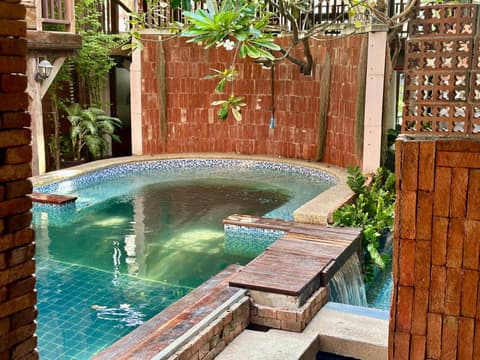 Tony's Place Ayutthaya