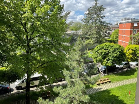 Female dorm- Femme dortoir Paris 8pm-10am