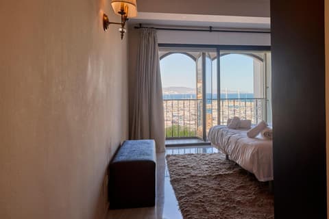 BENAbOLA PUERTO BANUS