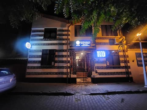 Karma caffe&rooms
