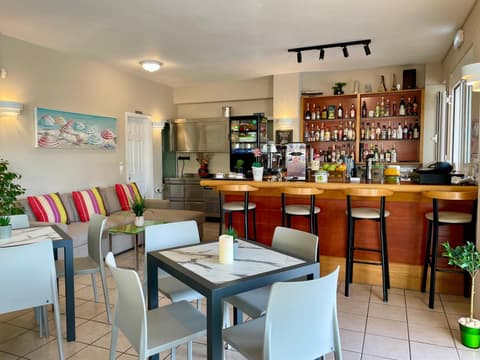 Theos Holidays Apartments