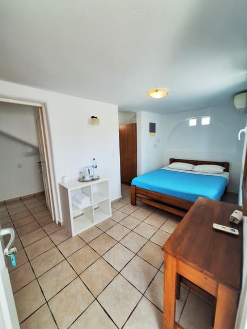 Alexandra Suites & Rooms - MYKONOS PORT