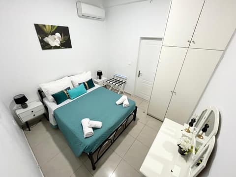 Corfu Port Sweet Home