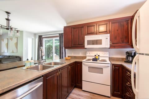 Townhouse On The Golf W Pool Access -aiglon 1717, 