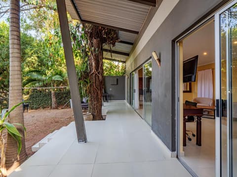 Private Studio flatlet, Uncapped Wifi, Netflix,Full DSTV